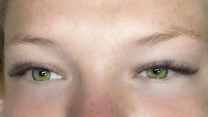 After Close Up van groene ogen voor volume wimperextensions B krul