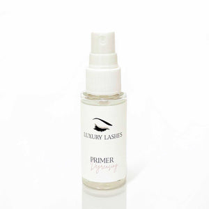 Luxury Lashes wimperextensions primer flesje op witte achtergrond.
