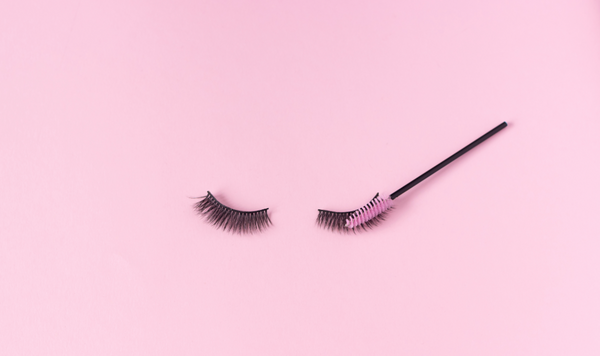 Wimperlijm aanbrengen en verwijderen