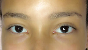 Before Close Up van bruine ogen voor wimperextensions C krul